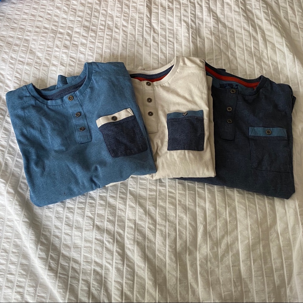 2/$25 - Bundle of 3 long sleeved t-shirts